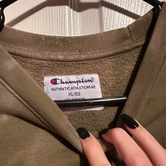 Crewneck - Picture 2 of 2